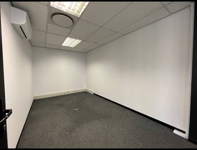 669M² OFFICE TO LET IN BRYANSTON